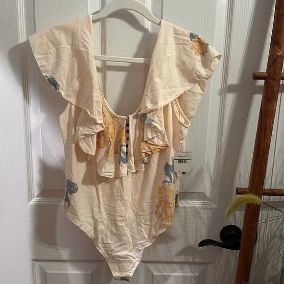 Free People Women’s Bodysuit w/Button Front & Ruffle Detail NWT, Large - Picture 5 of 16